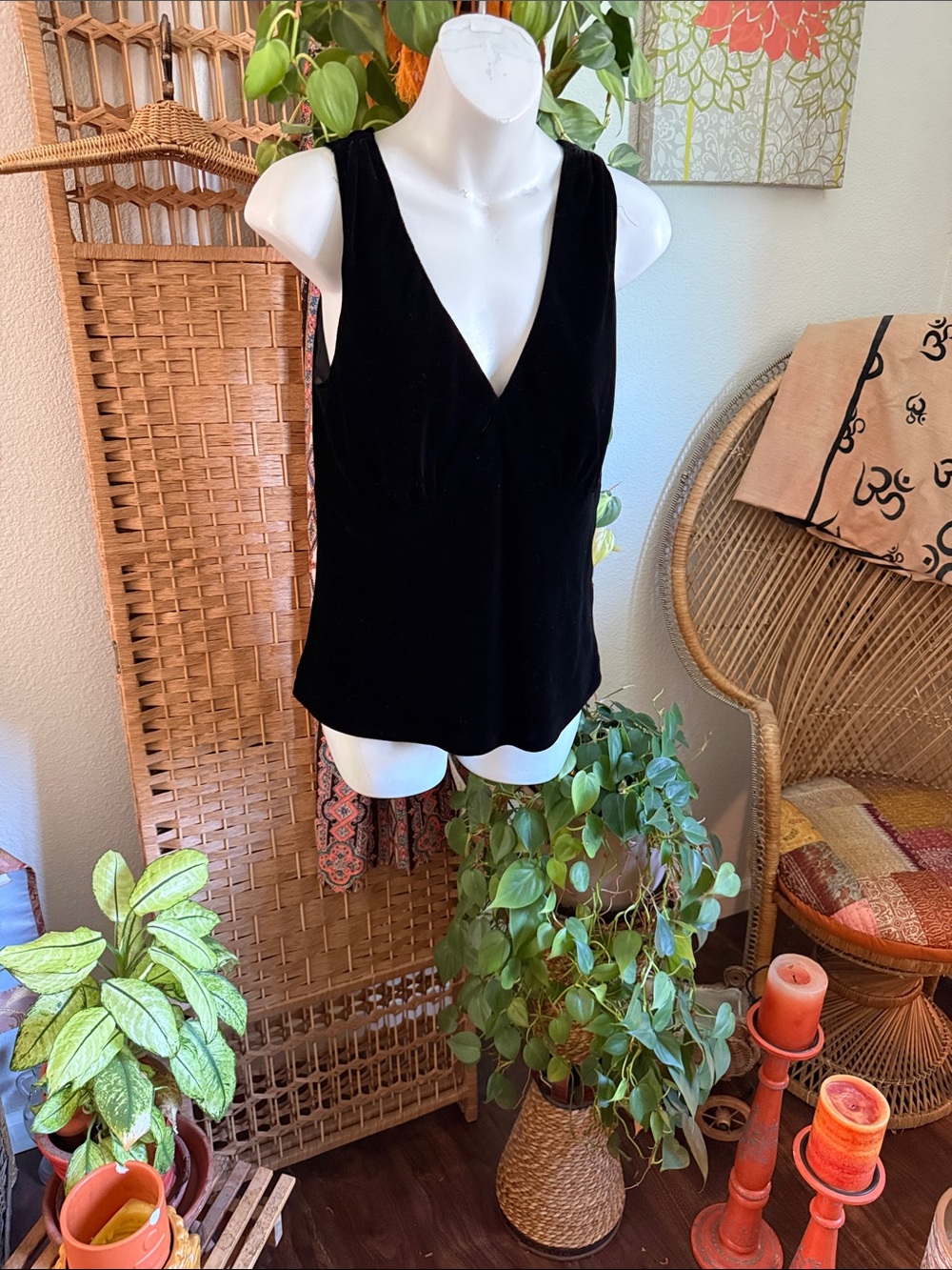 Jones New York Black Velvet V-Neck Camisole